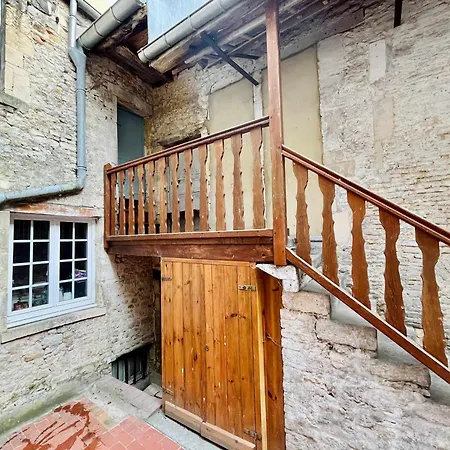La Du Chateau - Center Of Locanda