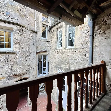 イン La Du Chateau - Center Of *